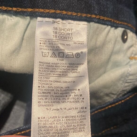 Old Navy Dark Wash Jeans curvy profile mid rise 18 short - Picture 4 of 4